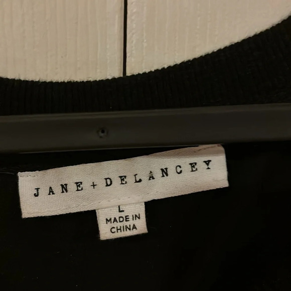 Jane and Delancey Black cotton  crew neck puff lace sleeves top Sz L - Picture 3 of 11